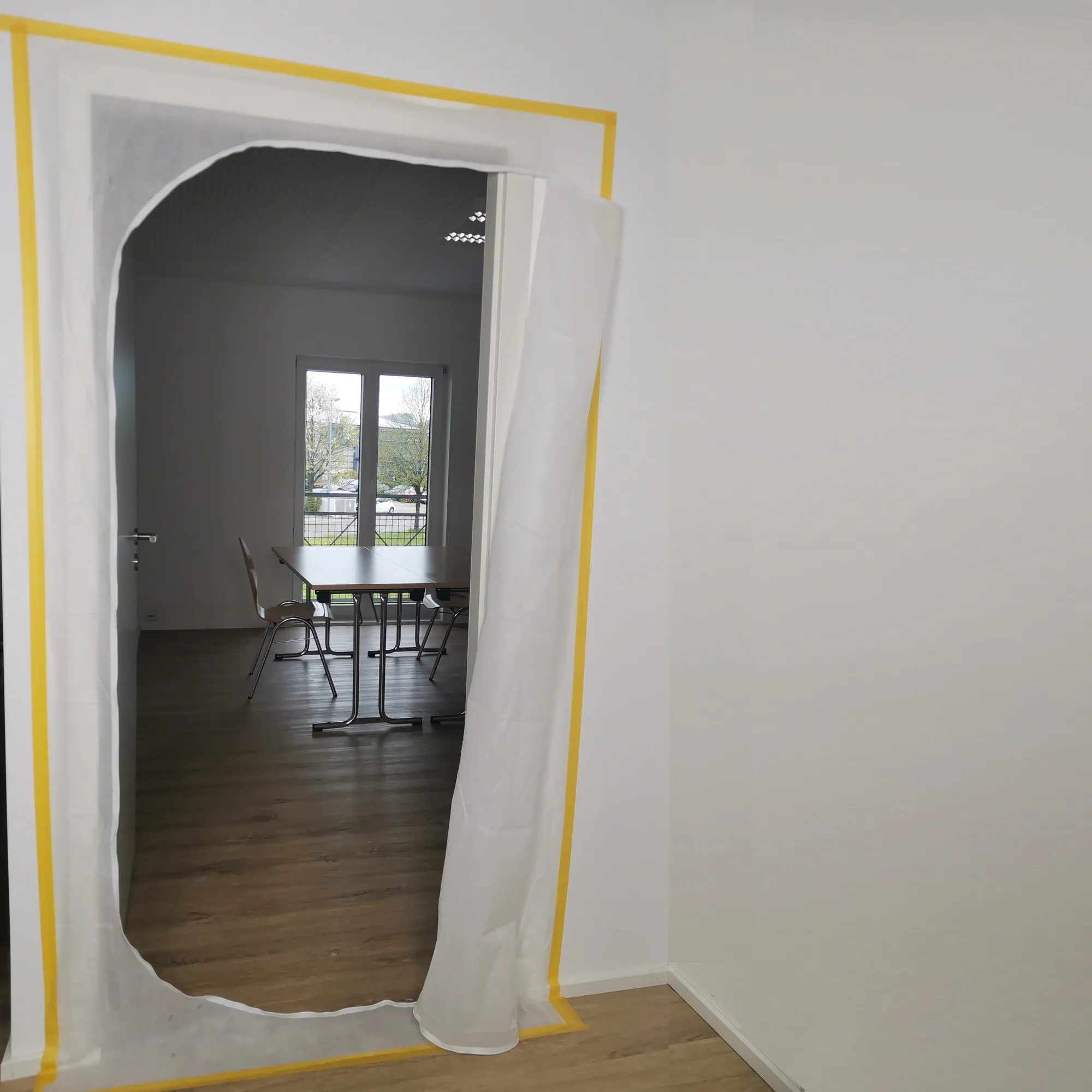 Porte anti-poussière en film non tissé avec fermeture éclair C